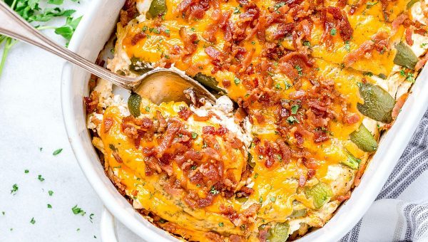 Jalapeño Popper Chicken Casserole - #recipe by #eatwell101 - https://www.eatwell101.com/jalapeno-chicken-casserole-recipe