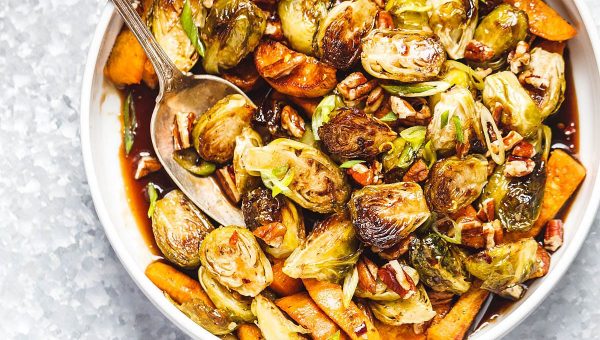Roasted Brussels Sprouts and Sweet Potato with Balsamic Honey Glaze - #recipe by #eatwell101 - https://www.eatwell101.com/roasted-brussels-sprouts-sweet-potato-with-balsamic-honey-glaze-recipe