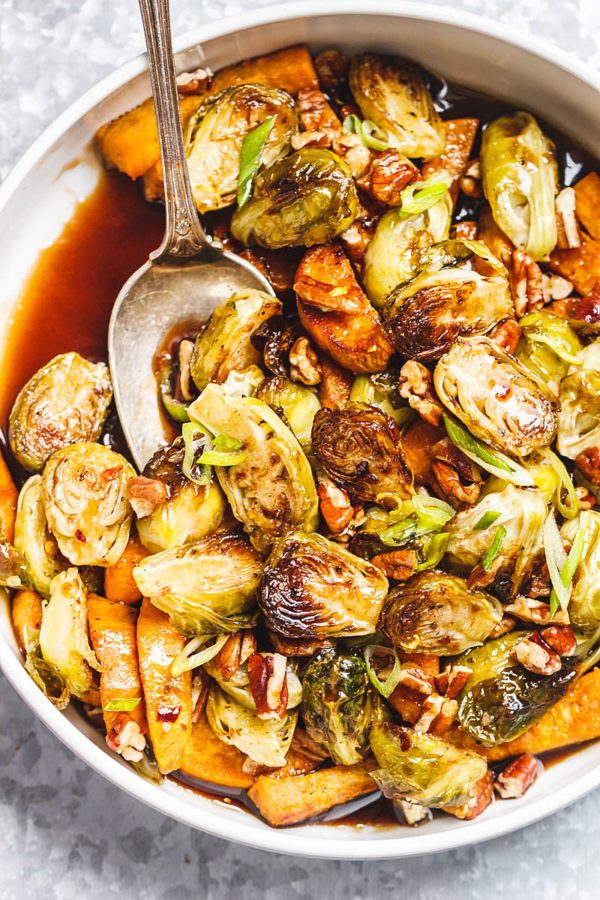 Roasted Brussels Sprouts and Sweet Potato with Balsamic Honey Glaze - #recipe by #eatwell101 - https://www.eatwell101.com/roasted-brussels-sprouts-sweet-potato-with-balsamic-honey-glaze-recipe