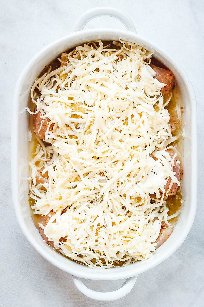 Salsa Verde Chicken Casserole with Cream Cheese and Mozzarella - #eatwell101 #recipe  Loaded with flavor and so comforting, it’s seriously good chicken! 
#SalsaVerde #Chicken #Casserole  #CreamCheese #Mozzarella  #keto friendly, #glutenfree, #lowcarb