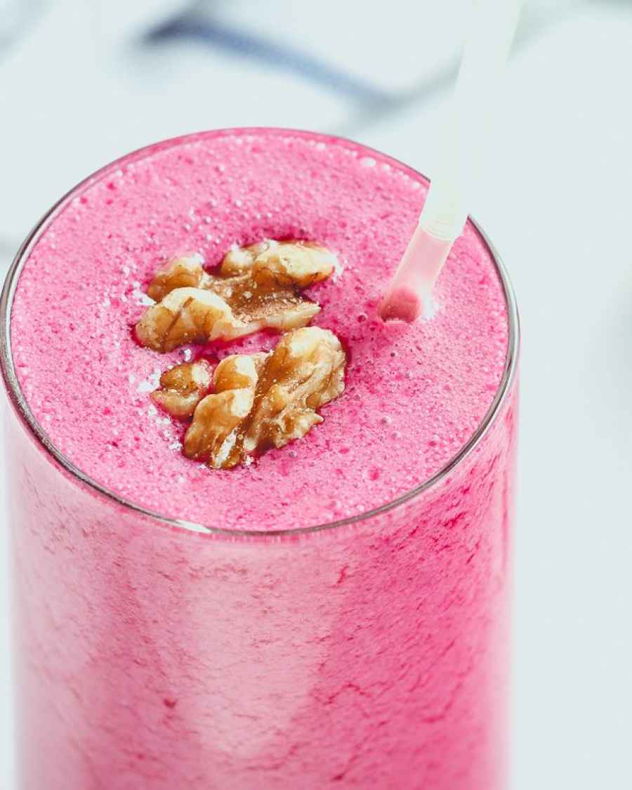 Apple Berry Beet Smoothie - #recipe by #eatwell101 - https://www.eatwell101.com/apple-berry-beet-smoothie-recipe