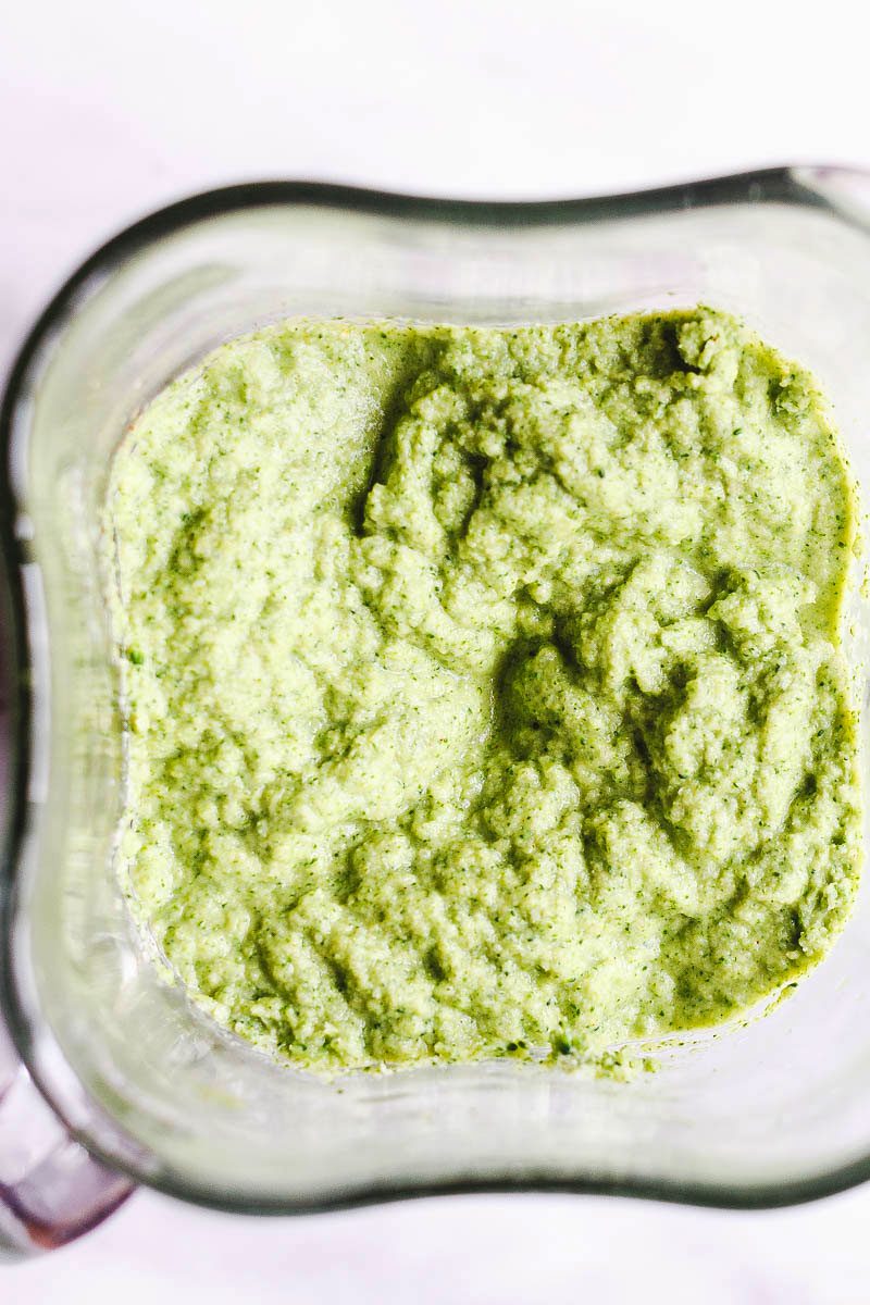 Broccoli mash with garlic and parmesan - Try this healthy, low carb alternative to mashed potatoes!