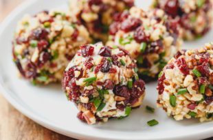Cranberry Nut Cream Cheese Balls - These super festive cheese balls won't last long on your table - definitely a crowd pleaser!