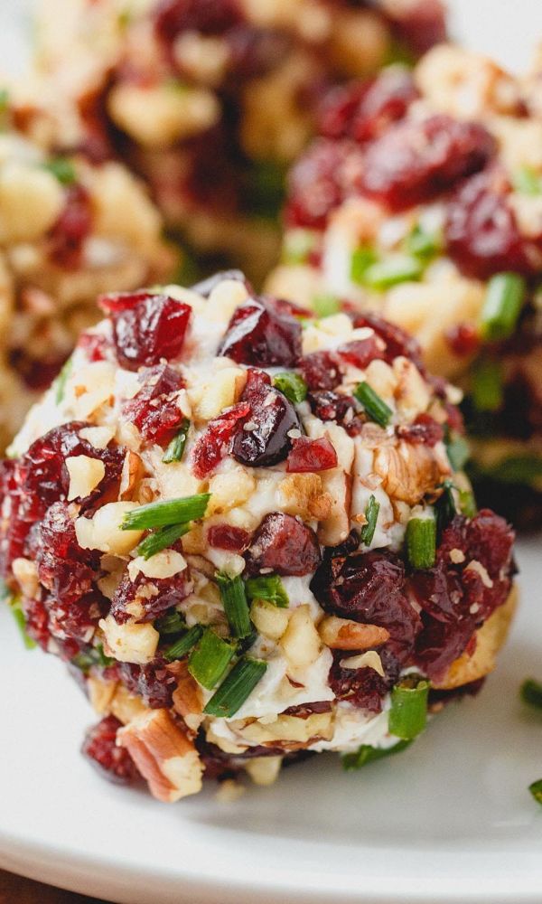 25 Easy Appetizer Ideas for Your New Year’s Eve Party
