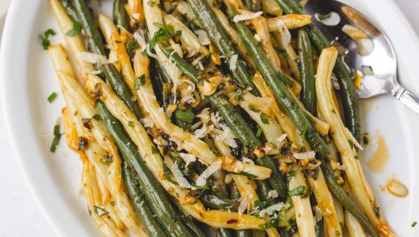 Lemon Garlic Butter Green Beans Skillet - #recipe by #eatwell101 - https://www.eatwell101.com/lemon-garlic-butter-green-beans-wax-beans-skillet-recipe
