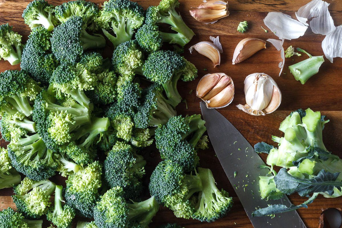 Broccoli mash with garlic and parmesan - Try this healthy, low carb alternative to mashed potatoes!