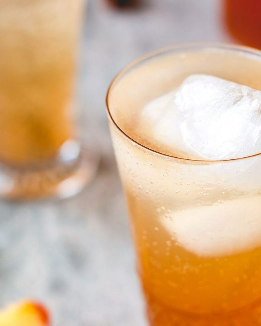 Peach Lavender Shrub Cocktail - #recipe by #eatwell101 - https://www.eatwell101.com/peach-lavender-shrub-cocktail-recipe