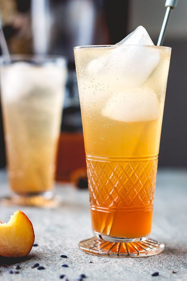 Peach Lavender Shrub Cocktail - #recipe by #eatwell101 - https://www.eatwell101.com/peach-lavender-shrub-cocktail-recipe
