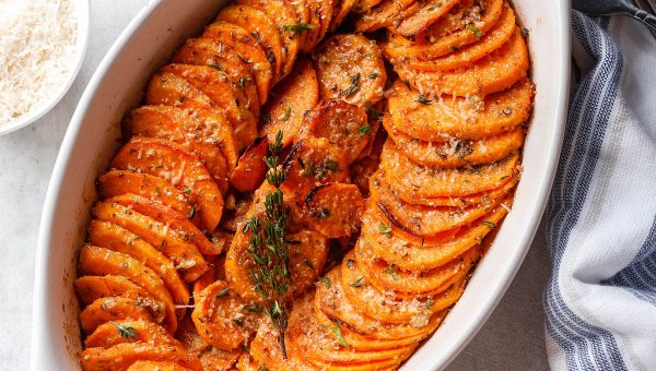 Garlic Parmesan Roasted Sweet Potatoes - #recipe by #eatwell101 - https://www.eatwell101.com/garlic-parmesan-roasted-sweet-potato-recipe