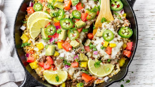 Keto Burrito Bowl with Beef and Cauliflower Rice - #recipe by #eatwell101 - https://www.eatwell101.com/keto-burrito-bowl-recipe