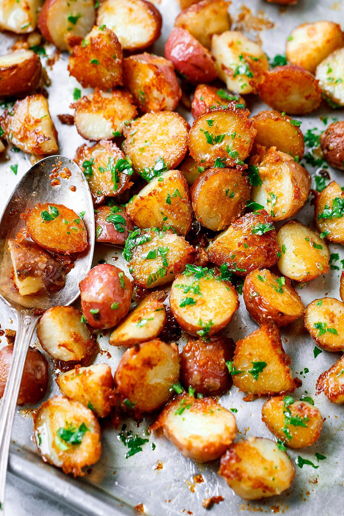 Roasted Garlic Potatoes Recipe with Butter Parmesan – Best Roasted ...