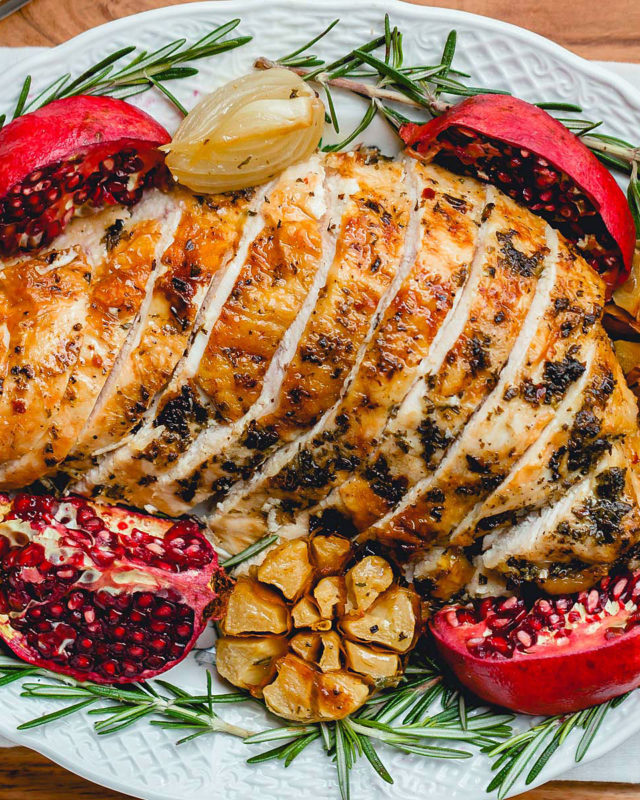 Roasted Turkey Breast with Garlic Herb Butter - #recipe by #eatwell101 - https://www.eatwell101.com/roasted-turkey-breast-recipe