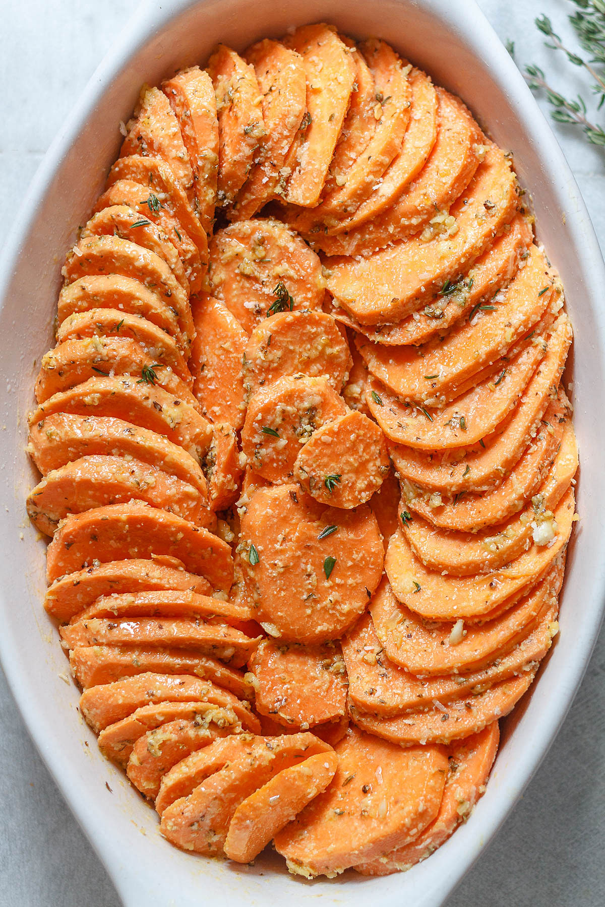 Garlic Parmesan Roasted Sweet Potatoes - #eatwell101 #recipe Tender, extra-flavorful #Roasted Sweet #Potatoes easy to make.  - #recipe by #eatwell101