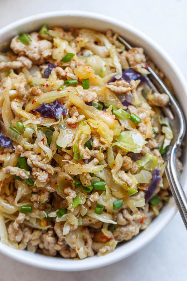 Egg Roll Bowls with Chicken and Cabbage - #recipe by #eatwell101 - https://www.eatwell101.com/egg-roll-bowls-recipe