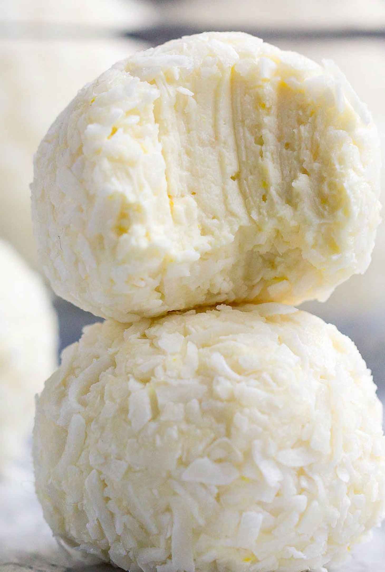 Lemon Cheesecake Keto Fat Bombs - #recipe by #eatwell101 - https://www.eatwell101.com/lemon-cheesecake-keto-fat-bombs-recipe