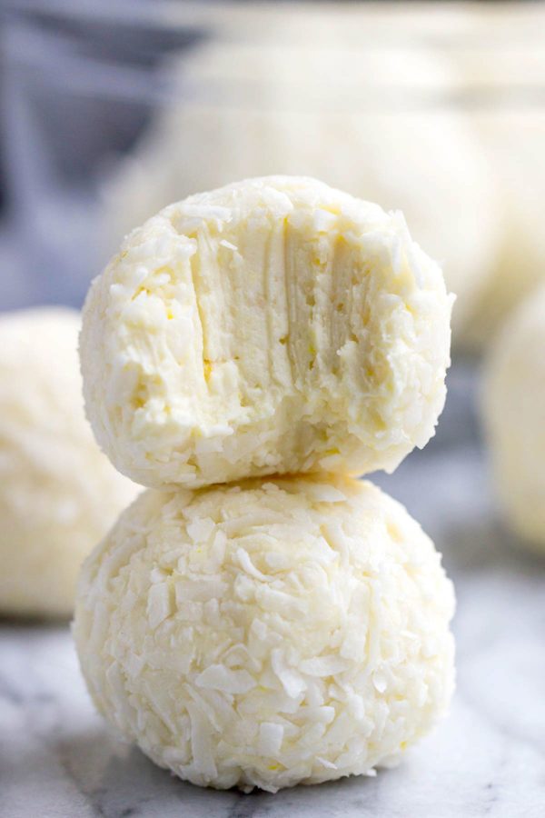 Lemon Cheesecake Keto Fat Bombs - #recipe by #eatwell101 - https://www.eatwell101.com/lemon-cheesecake-keto-fat-bombs-recipe