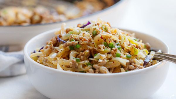 Egg Roll Bowls with Chicken and Cabbage - #recipe by #eatwell101 - https://www.eatwell101.com/egg-roll-bowls-recipe