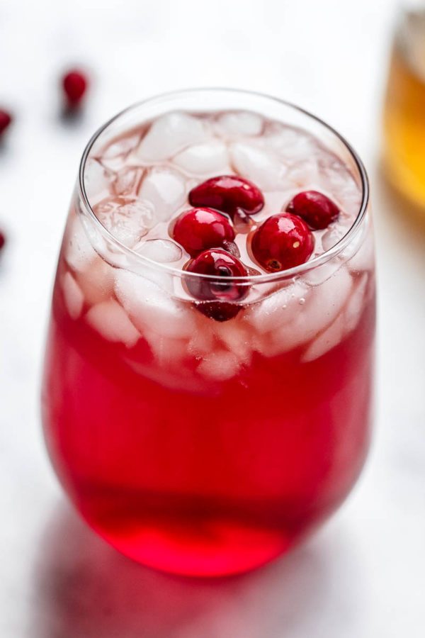 3-Ingredient Cranberry Apple Cider Detox Drink - #recipe by #eatwell101 - https://www.eatwell101.com/cranberry-apple-cider-detox-drink-recipe