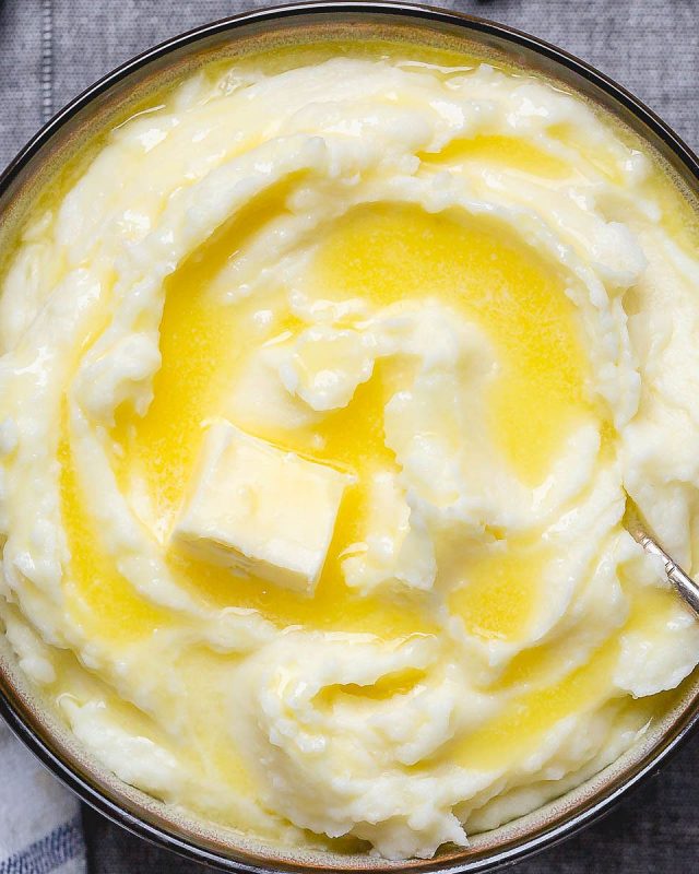 Extra-Creamy Mashed Potatoes - #recipe by #eatwell101 - https://www.eatwell101.com/creamy-mashed-potatoes-recipe