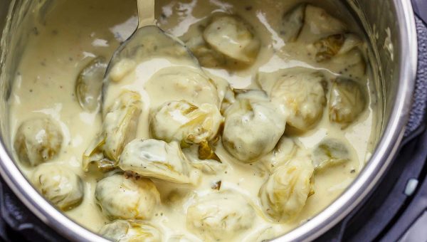 2-Minutes Instant Pot Creamy Brussels Sprouts with Garlic Cream Cheese Parmesan Sauce - #recipe by #eatwell101 - https://www.eatwell101.com/instant-pot-brussels-sprouts-recipe