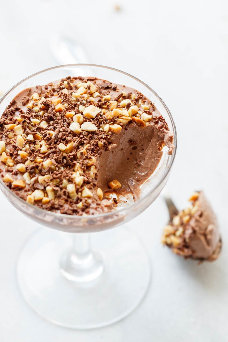 Keto Chocolate Frosty - #eatwell101 #recipe #keto #dessert #chocolate - A creamy and rich chocolate dessert with no eggs and low in carbs!