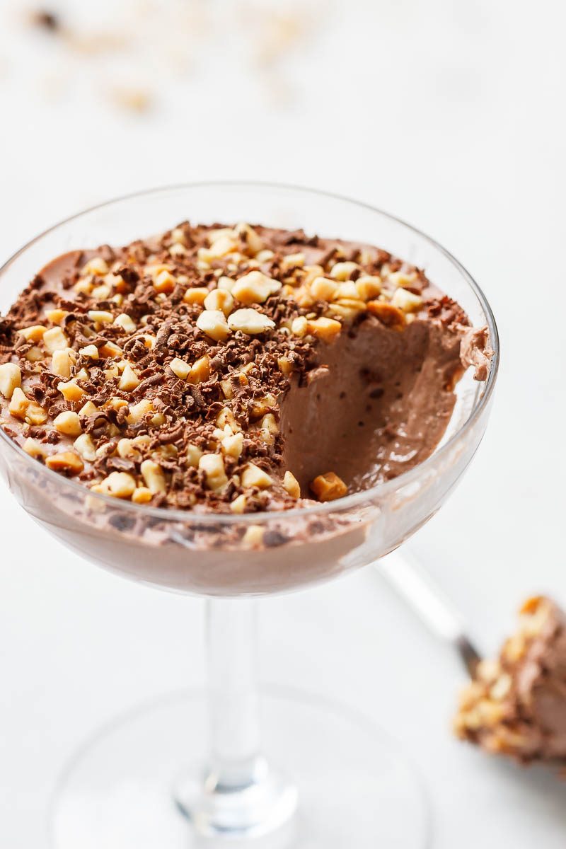 Keto Chocolate Frosty - #eatwell101 #recipe #keto #dessert #chocolate - A creamy and rich chocolate dessert with no eggs and low in carbs!