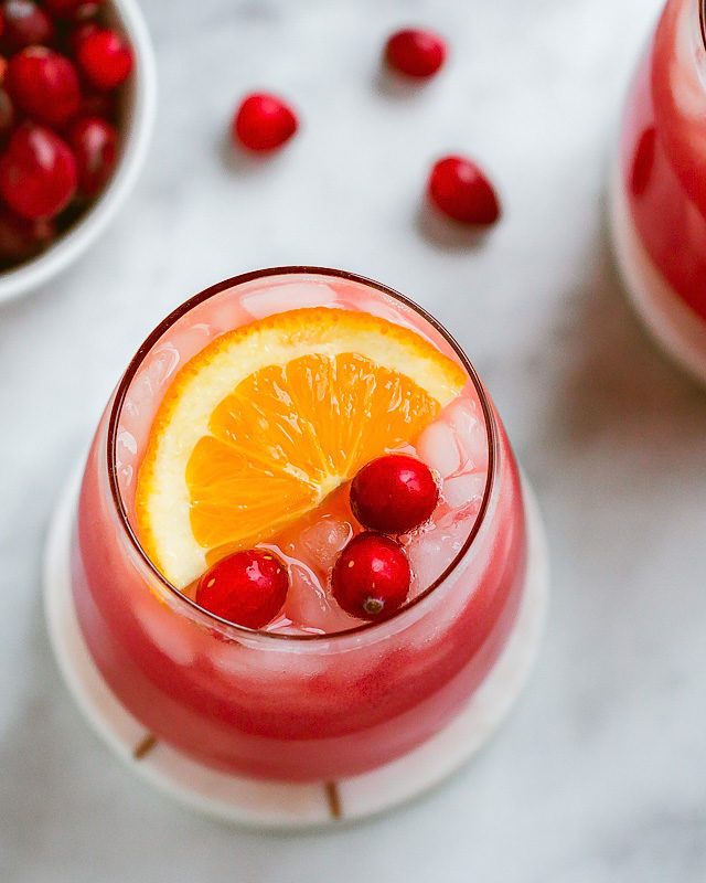 Cranberry-Gin Cocktail - #recipe by #eatwell101 - https://www.eatwell101.com/cranberry-gin-cocktail-recipe