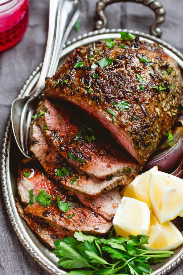 Garlic Butter Herb Roast Beef - #recipe by #eatwell101 - https://www.eatwell101.com/garlic-butter-herb-beef-roast-recipe
