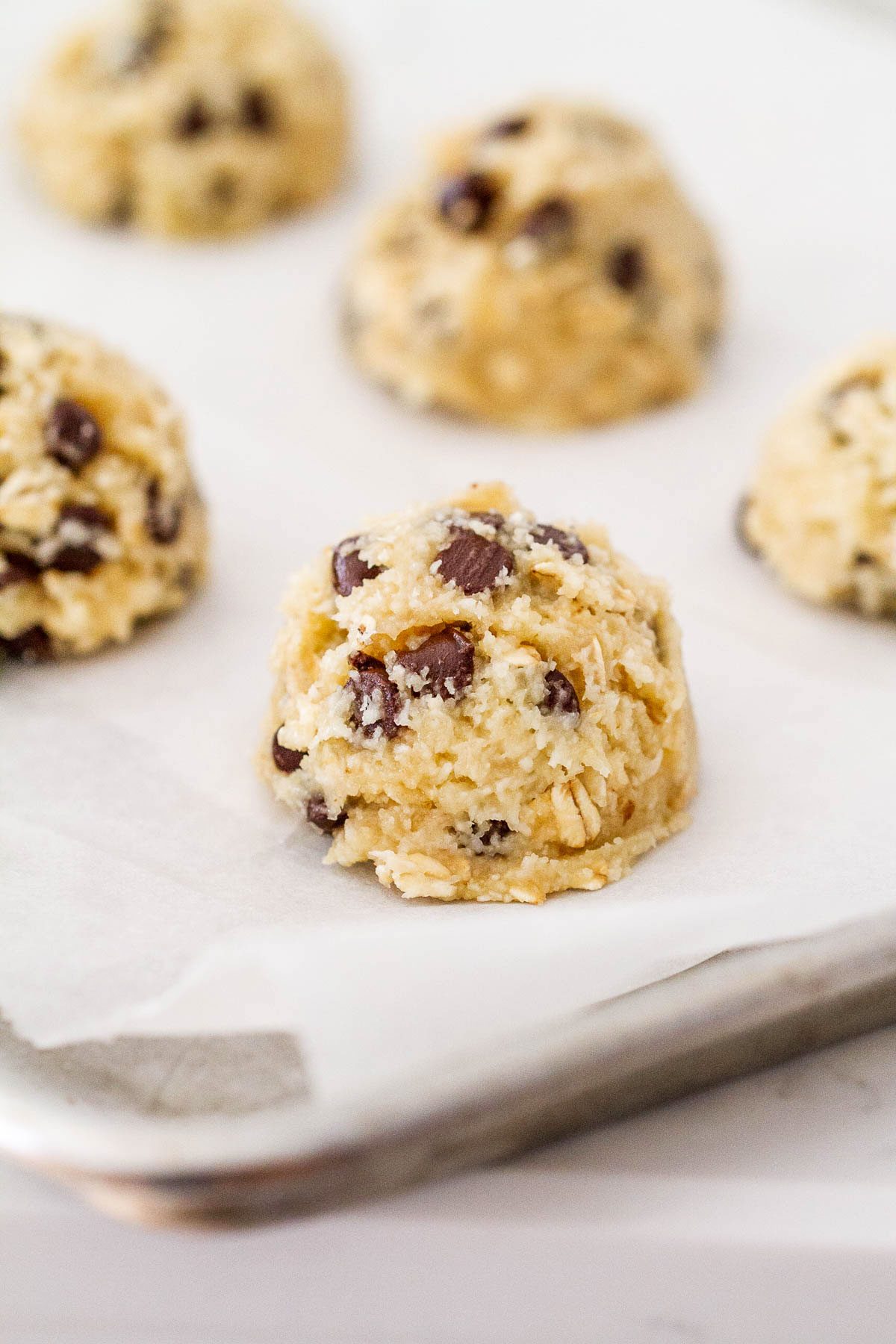 Chewy Oatmeal Cookies - Nutritious, tasty and super easy to make. These oatmeal cookies make a perfect grab-and-go breakfast for busy mornings!