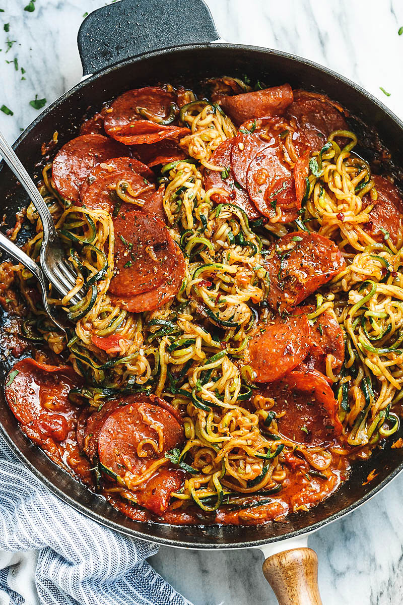 10-Minute Pizza Zucchini Noodles with Marinara Sauce & Pepperoni - #eatwell101 #recipe #keto #lowcarb #paleo #glutenfree - A complete keto /  low carb meal you'll feel great about eating! Juicy, savory, and so delish!