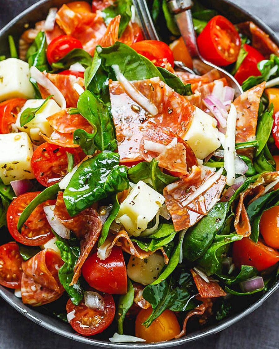 Spinach Salad with Mozzarella, Tomato & Pepperoni - #recipe by #eatwell101 - https://www.eatwell101.com/spinach-salad-recipe-mozzarella-tomato-pepperoni