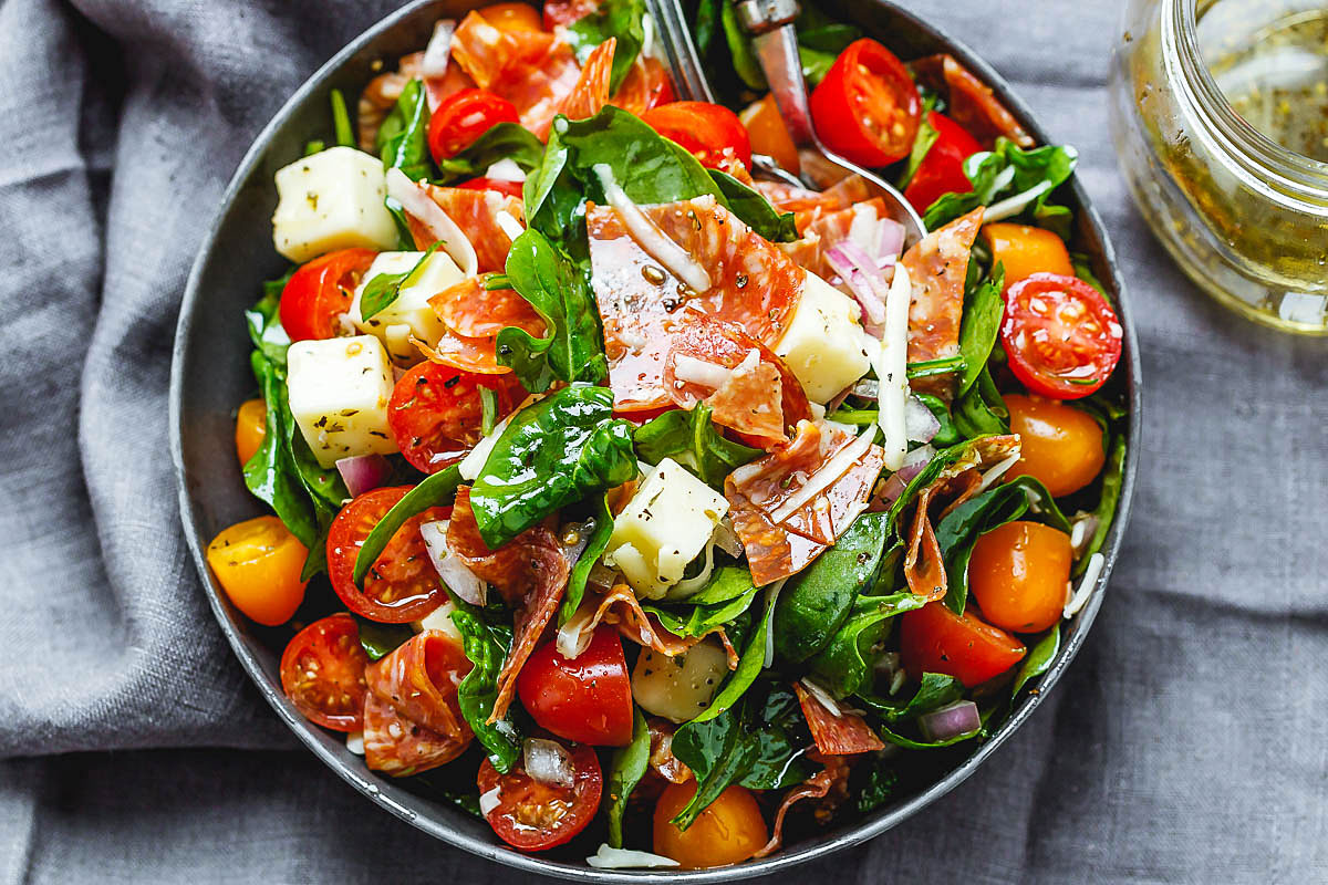 Spinach Salad with Mozzarella, Tomato & Pepperoni