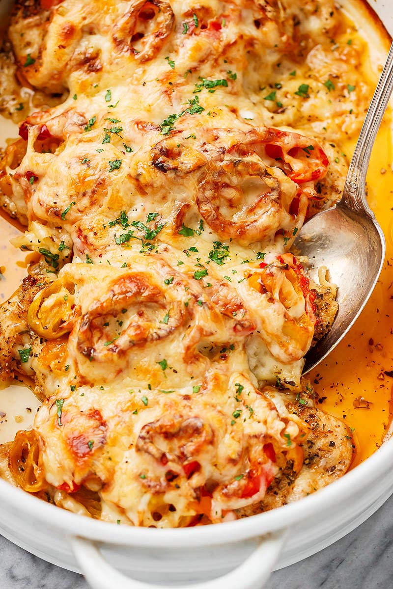 Baked Chicken Casserole with Pickled Chili, Mozzarella & Pepper Jack -  #eatwell101 #recipe #keto #lowcarb - This crazy delicious baked chicken casserole is so quick and easy to make. Baked Chicken casserole, chicken casserole #dinner
