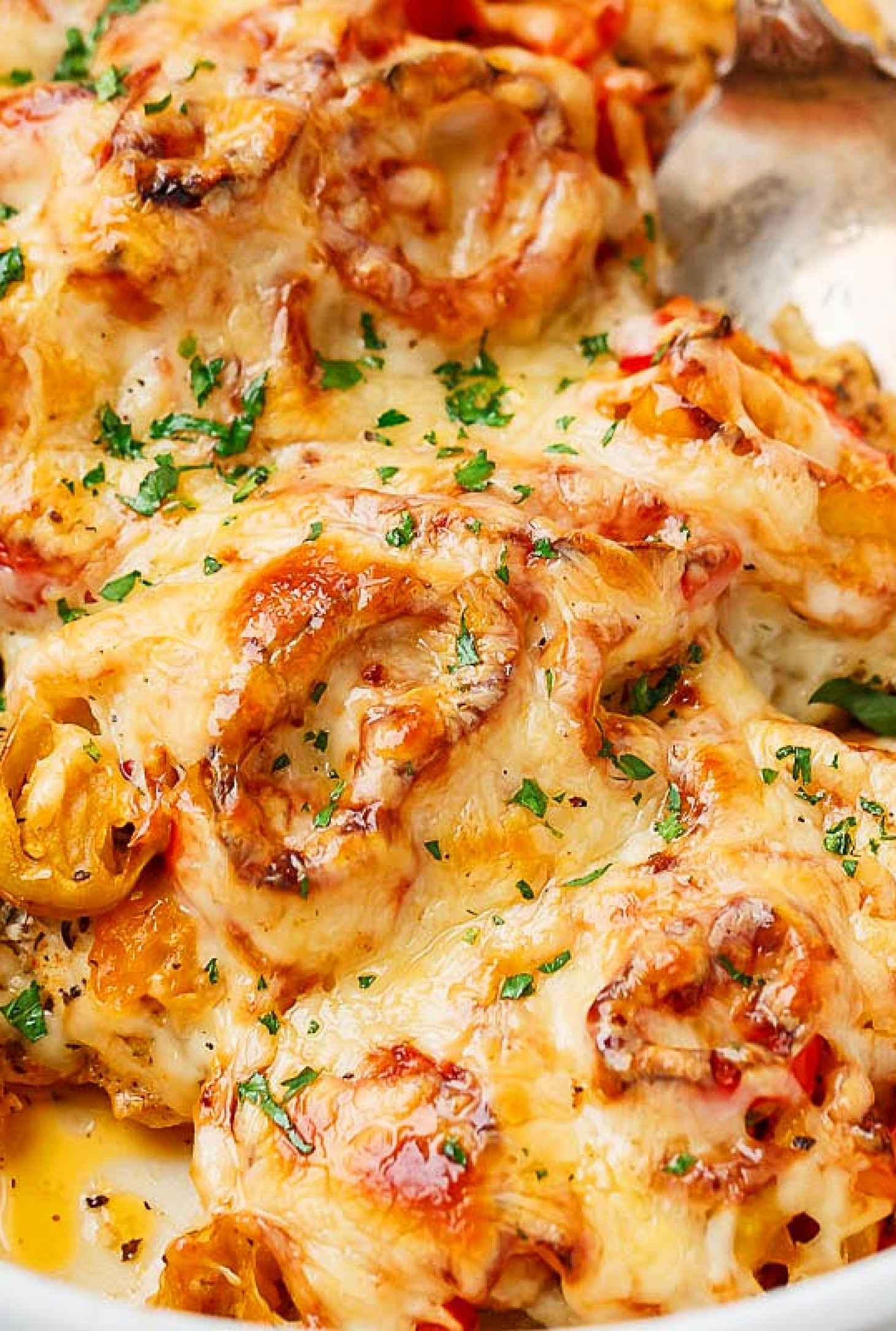 Chicken Casserole with Pickled Chili, Mozzarella & Pepper Jack - #recipe by #eatwell101 - https://www.eatwell101.com/pepper-chicken-casserole-recipe