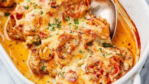 Chicken Casserole with Pickled Chili, Mozzarella & Pepper Jack - #recipe by #eatwell101 - https://www.eatwell101.com/pepper-chicken-casserole-recipe
