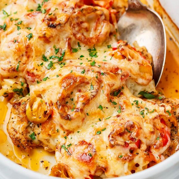 Chicken Casserole with Pickled Chili, Mozzarella & Pepper Jack - #recipe by #eatwell101 - https://www.eatwell101.com/pepper-chicken-casserole-recipe