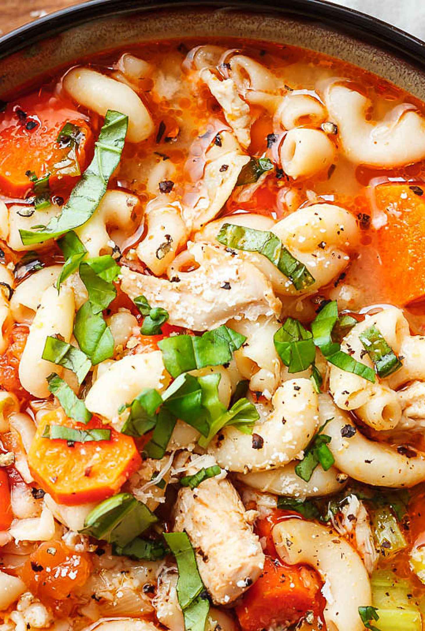 Chicken Pasta Soup - #recipe by #eatwell101 - https://www.eatwell101.com/chicken-pasta-soup-recipe