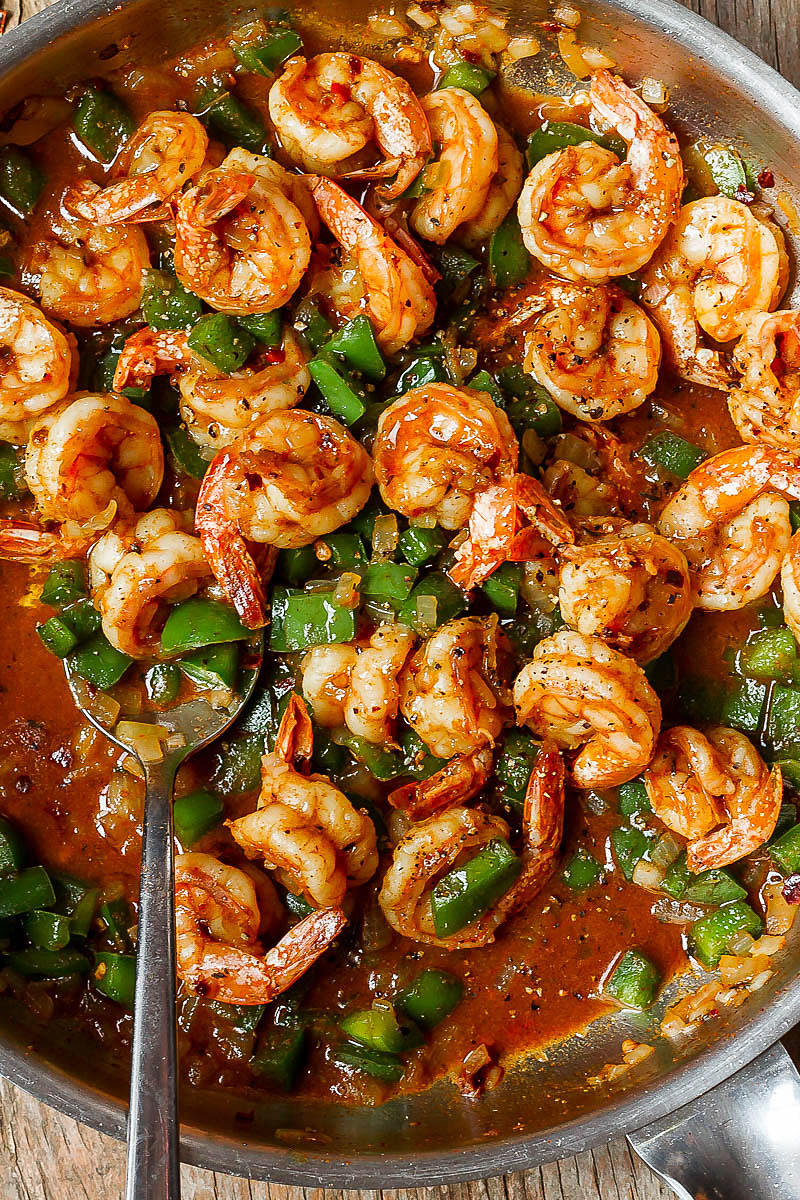 Spicy Shrimp and Green Peppers Skillet - Super quick and easy to make and loaded with flavor!