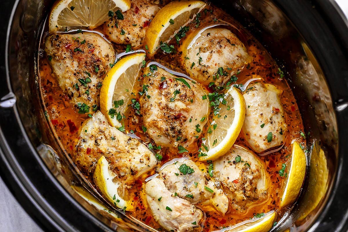 Crock Pot Lemon Garlic Butter Chicken Thighs - #recipe by #eatwell101®
