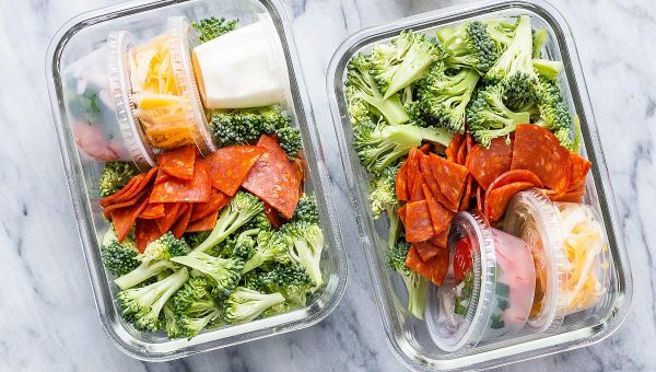 Broccoli Meal Prep Salad {Low-Carb / Keto} - #recipe by #eatwell101 - https://www.eatwell101.com/broccoli-meal-prep-salad-recipe