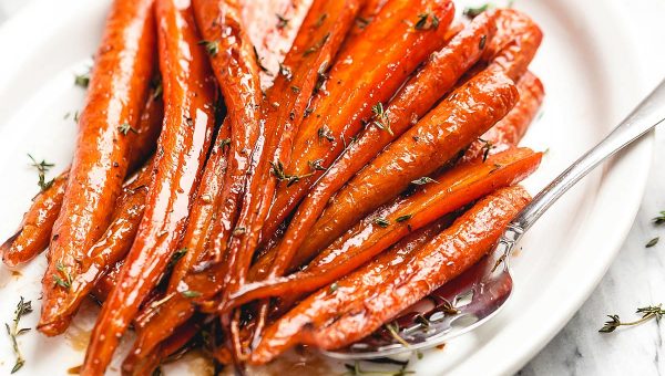 Honey Balsamic Roasted Carrots - #recipe by #eatwell101 - https://www.eatwell101.com/honey-balsamic-roasted-carrots-recipe