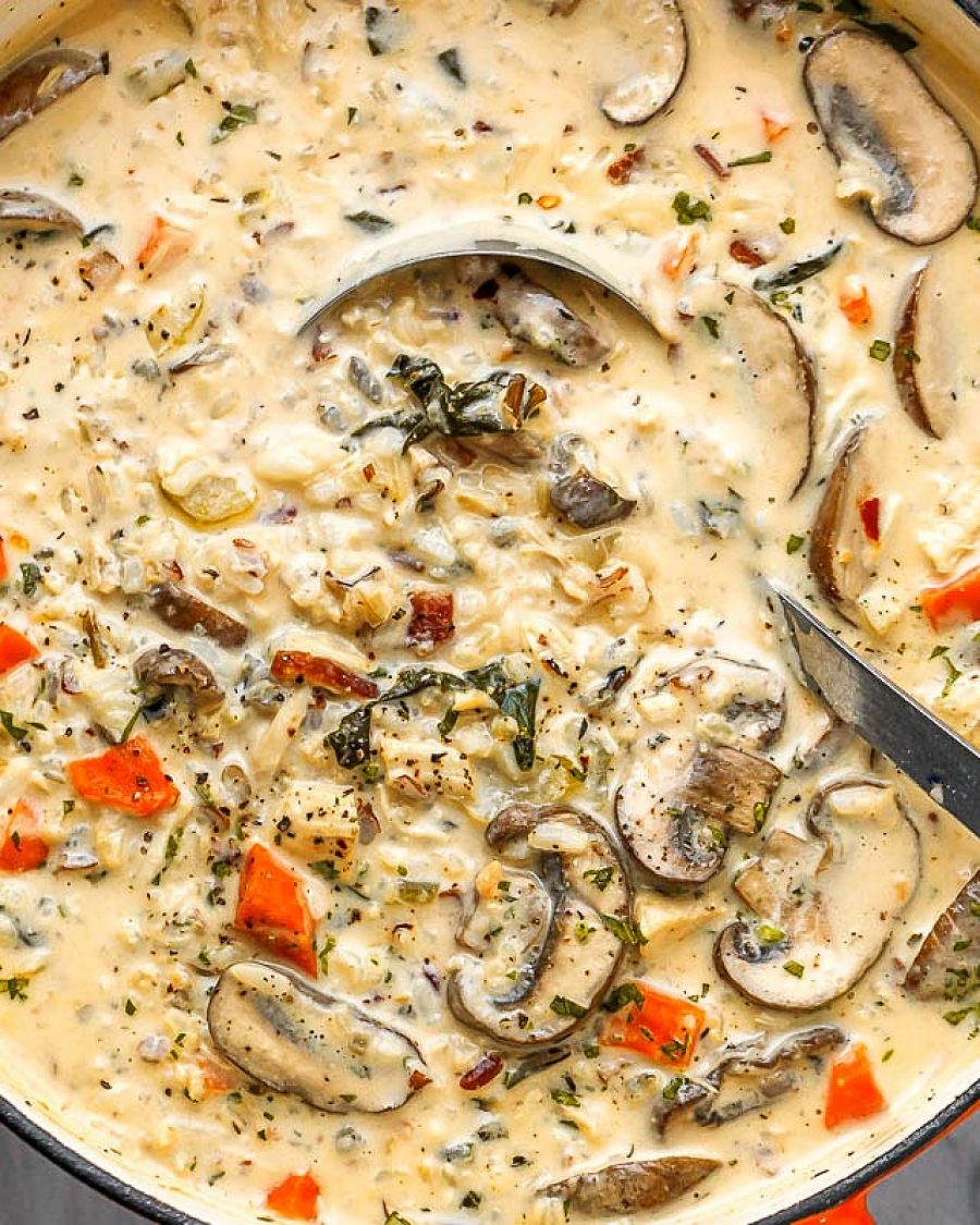 Crack Chicken wild Rice Soup with Mushroom and Bacon - #recipe by #eatwell101 - https://www.eatwell101.com/crack-chicken-and-rice-soup-recipe