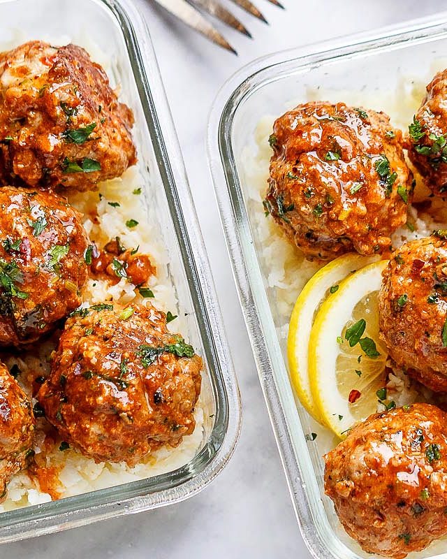Meal Prep Garlic Butter Chicken Meatballs with Cauliflower Rice - #recipe by #eatwell101 - https://www.eatwell101.com/chicken-meatballs-meal-prep-recipe