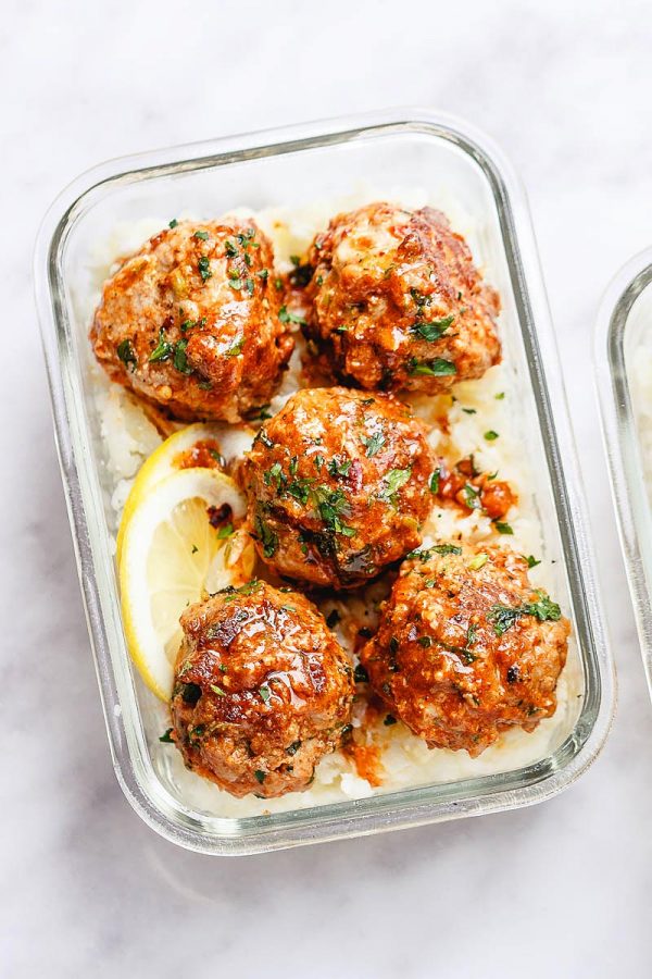 Meal Prep Garlic Butter Chicken Meatballs with Cauliflower Rice - #recipe by #eatwell101 - https://www.eatwell101.com/chicken-meatballs-meal-prep-recipe