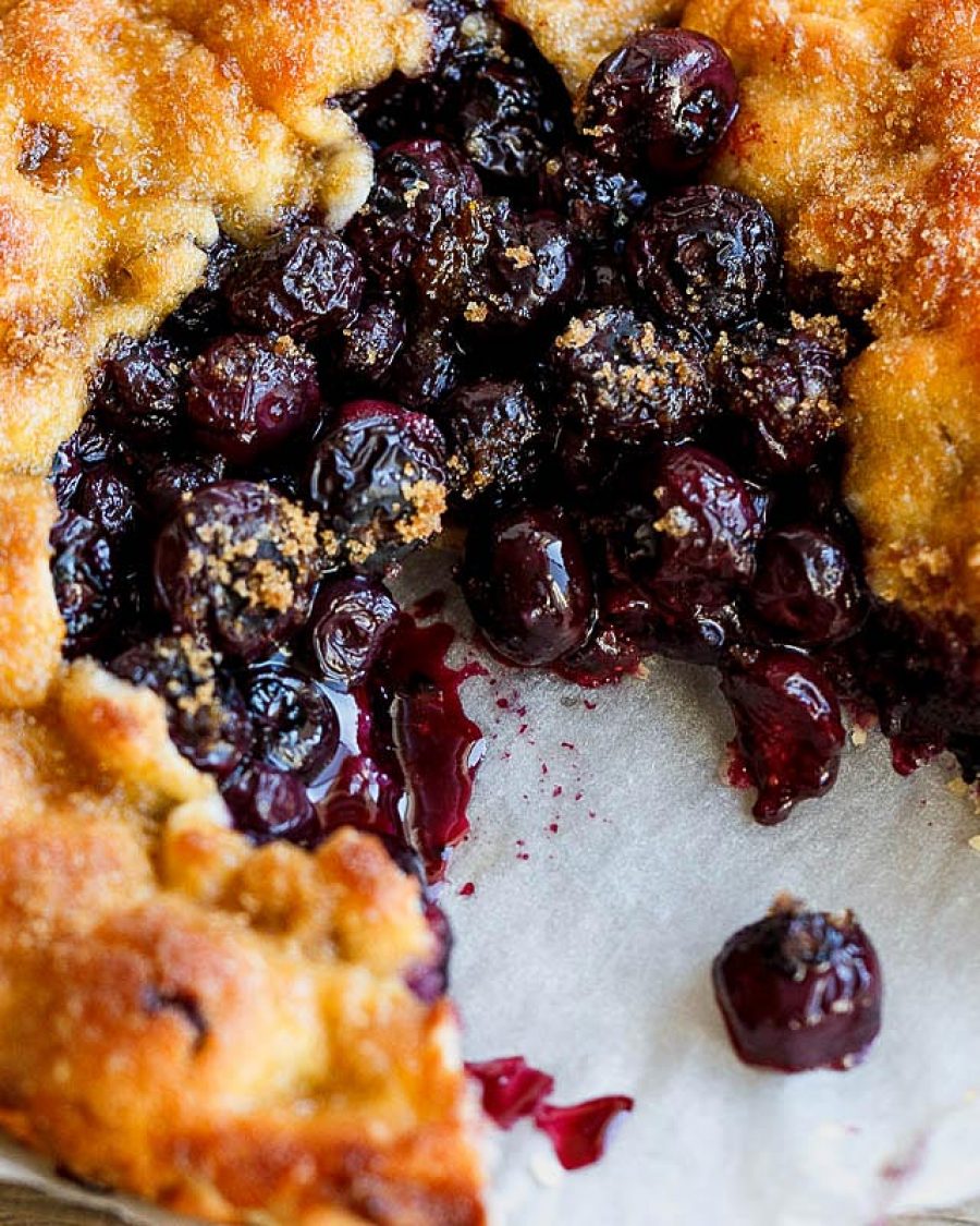 Simple Rustic Blueberry Tart - #recipe by #eatwell101 - https://www.eatwell101.com/rustic-blueberry-tart-recipe