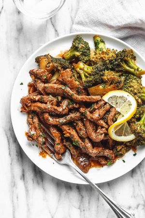 Lemon Garlic Steak and Broccoli Skillet