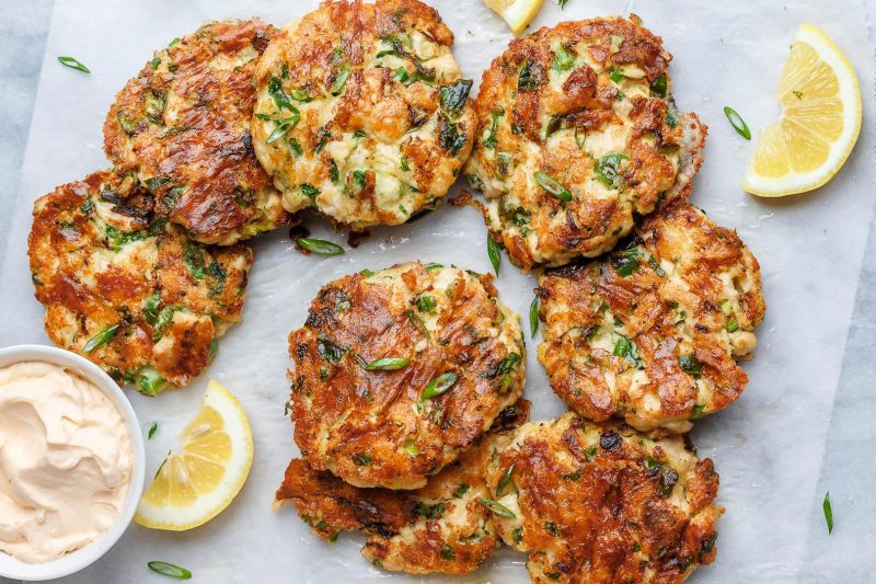 Cheesy Chicken Fritters - #recipe by #eatwell101 - https://www.eatwell101.com/cheesy-chicken-fritters-recipe