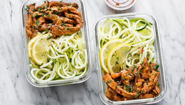 15 Minute Meal Prep Garlic Butter Steak with Zucchini Noodles - #recipe by #eatwell101 - https://www.eatwell101.com/meal-prep-garlic-butter-steak-with-zucchini-noodles