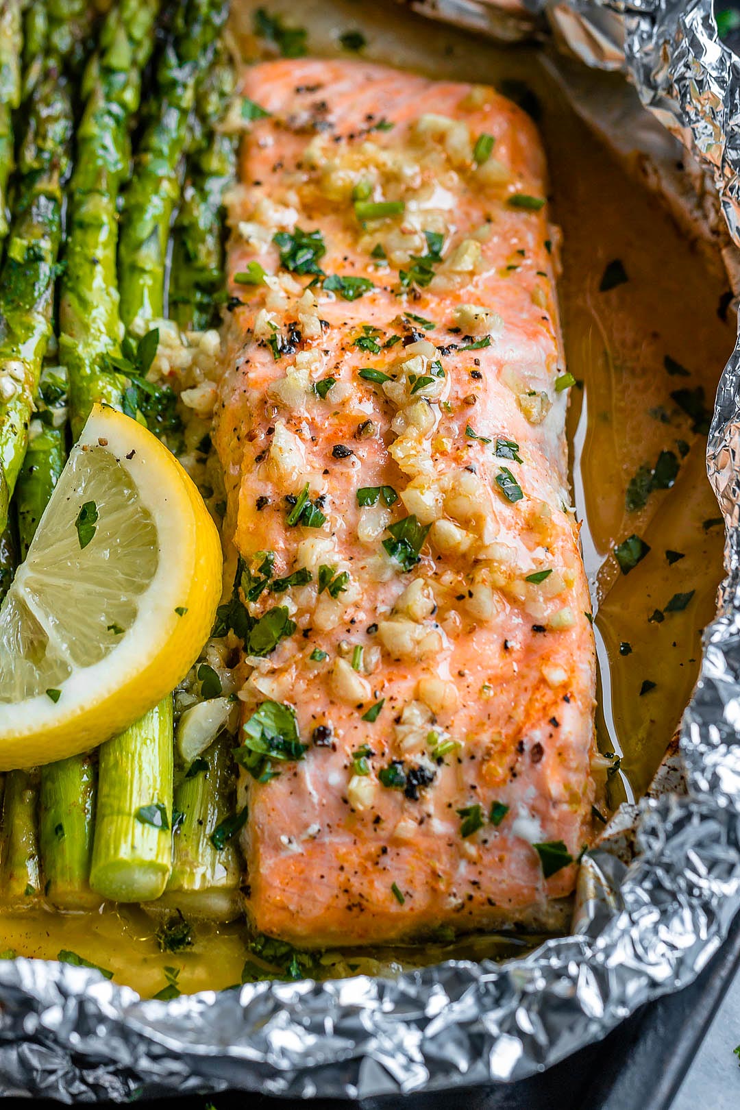 Baked Salmon in Foil Recipe with Asparagus and Garlic Butter Sauce ...