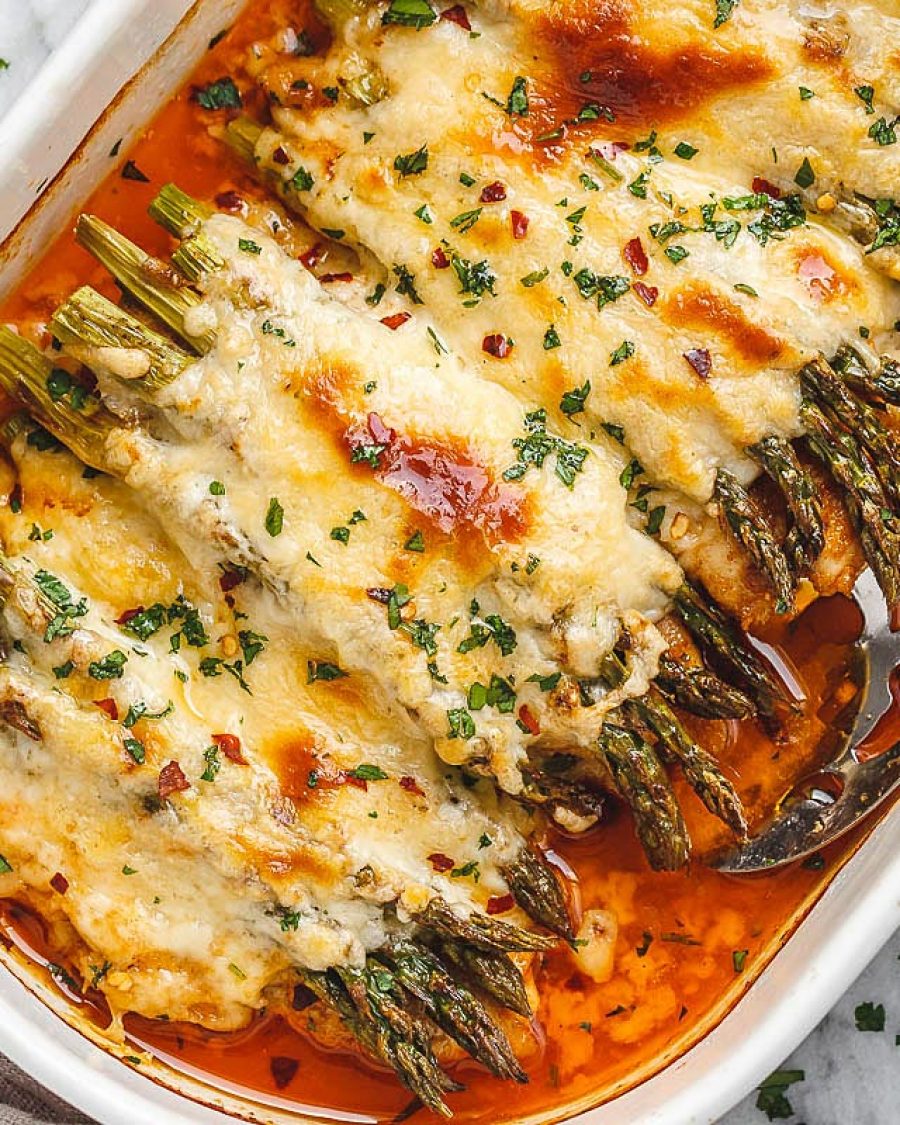 Chicken Casserole with Asparagus and Mozzarella - #recipe by #eatwell101 - https://www.eatwell101.com/chicken-casserole-with-asparagus-and-mozzarella-recipe